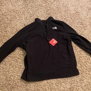NWT Men's Northface 1/4 zip Pull Over